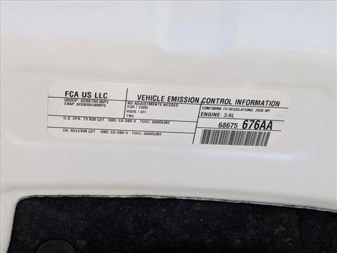 Used 2025 Chrysler Pacifica Select image 24