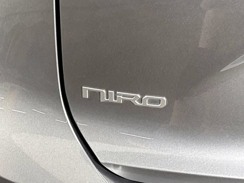 Certified 2023 Kia Niro Wave w/ Wave Preserve Package FWD image 26