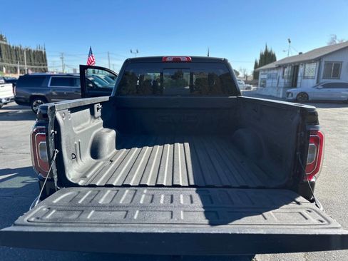 Used 2018 GMC Sierra 1500 SLT image 18