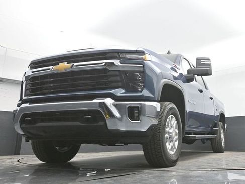 New 2026 Chevrolet Silverado 3500 LT w/ Leather Package AWD/4WD image 44