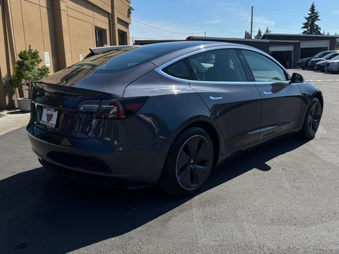 Used 2018 Tesla Model 3 RWD image 7