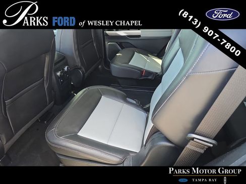 Used 2022 Ford Explorer XLT w/ Equipment Group 202A AWD/4WD image 15