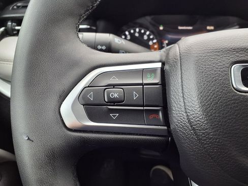 Used 2025 Jeep Compass Limited AWD/4WD image 13