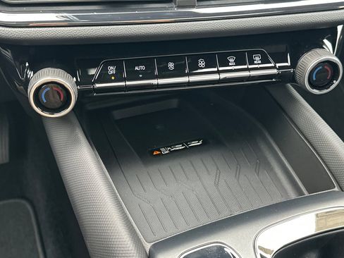 New 2025 Chevrolet Equinox EV RS image 28