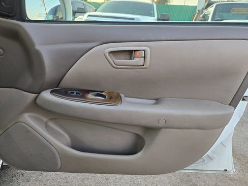 Used 1998 Toyota Camry XLE image 12