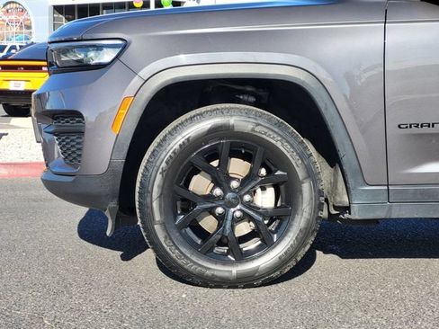 Used 2024 Jeep Grand Cherokee Altitude AWD/4WD image 6
