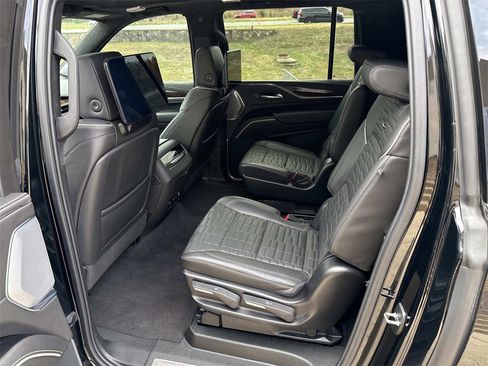 Certified 2024 Cadillac Escalade ESV Sport Platinum image 19