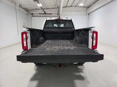 Used 2023 Ford F250 XL w/ FX4 Off-Road Package AWD/4WD image 9