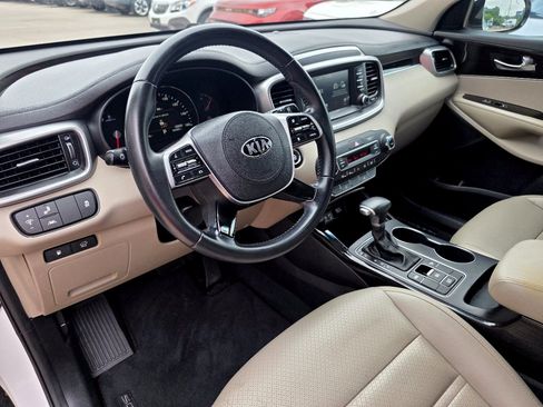 Used 2020 Kia Sorento EX FWD image 12
