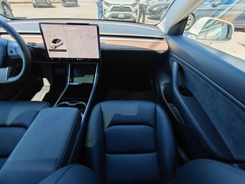 Used 2019 Tesla Model 3 Mid Range image 16
