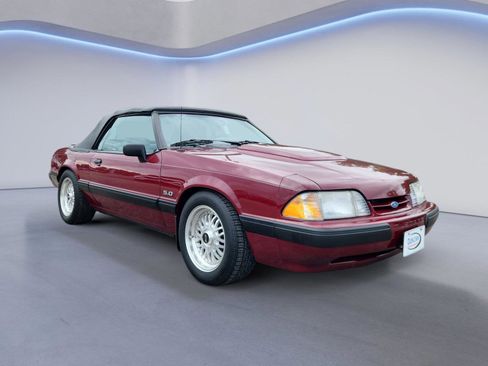 Used 1988 Ford Mustang LX RWD image 1
