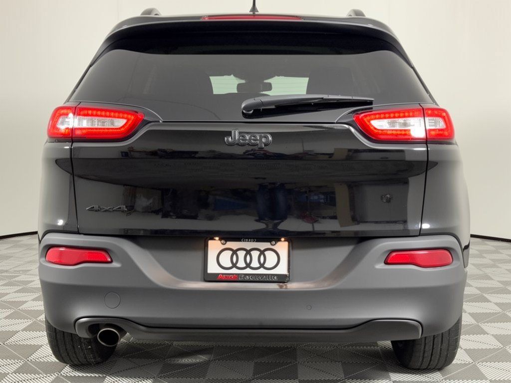 Used 2017 Jeep Cherokee Sport AWD/4WD image 11