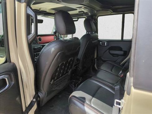 Used 2020 Jeep Gladiator Rubicon AWD/4WD image 18