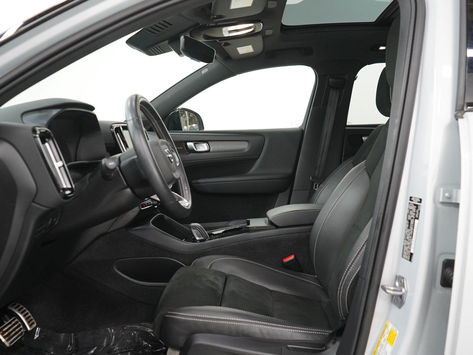 Used 2021 Volvo XC40 P8 Recharge w/ Advanced Package AWD/4WD image 24
