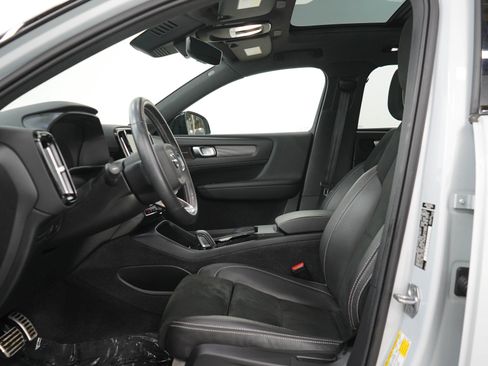 Used 2021 Volvo XC40 P8 Recharge w/ Advanced Package AWD/4WD image 24