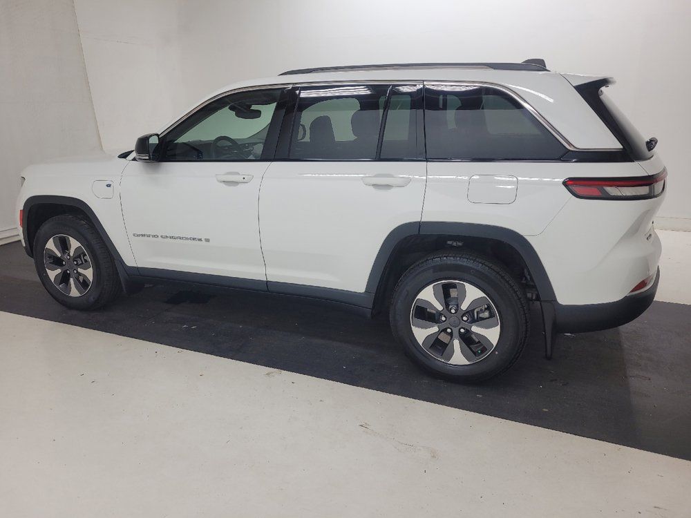 Used 2022 Jeep Grand Cherokee Limited 4xe w/ MOPAR Finishing Package AWD/4WD image 3