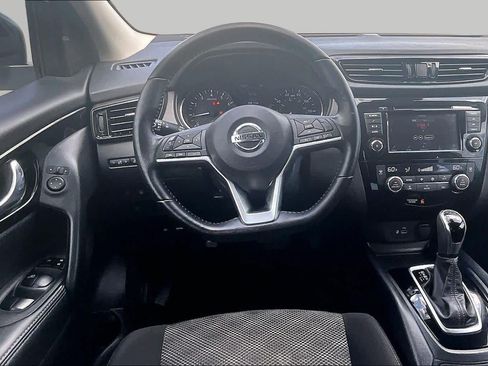 Used 2022 Nissan Rogue Sport SV FWD image 5