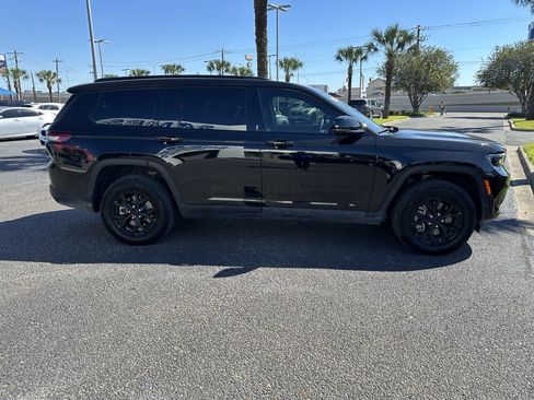 Used 2025 Jeep Grand Cherokee L Altitude image 7