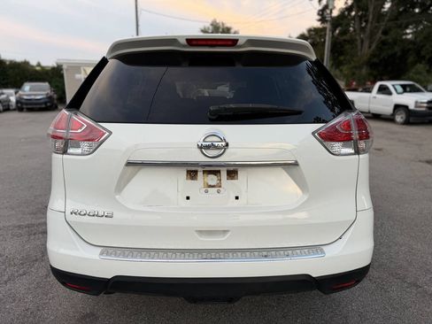 Used 2016 Nissan Rogue S w/ Appearance Package FWD image 5