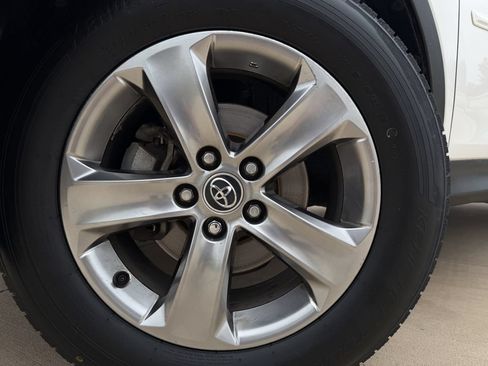 Used 2015 Toyota RAV4 XLE FWD image 9