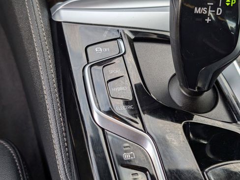 Certified 2023 BMW 530e xDrive w/ Premium Package image 26