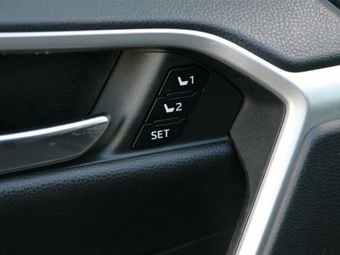 Used 2019 Toyota RAV4 Limited w/ Carpet Mat Package image 10