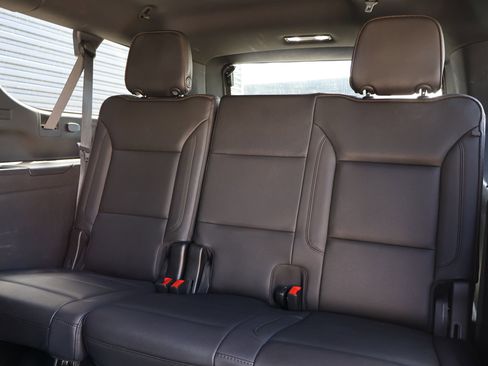 Used 2021 Chevrolet Suburban High Country w/ Premium Package AWD/4WD image 25