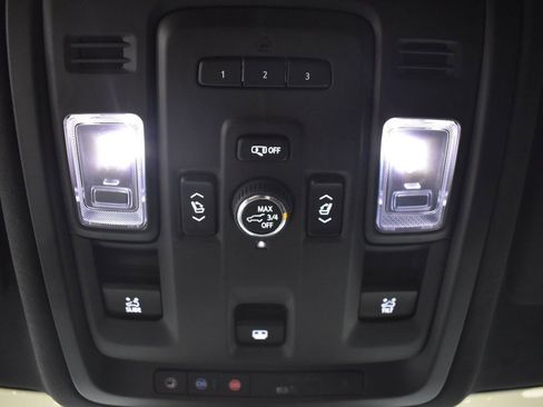 Used 2024 Cadillac Escalade V w/ LPO, ONYX Package image 27