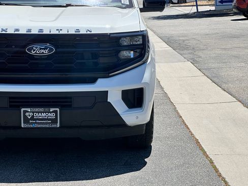 Used 2025 Ford Expedition Active RWD image 13