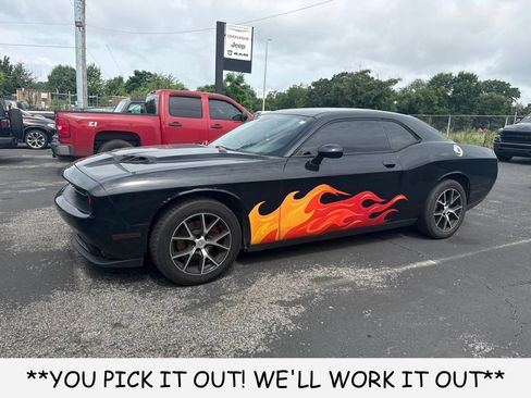 Used 2017 Dodge Challenger SXT RWD image 10