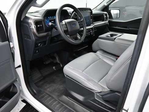 Used 2024 Ford F150 XL RWD image 2