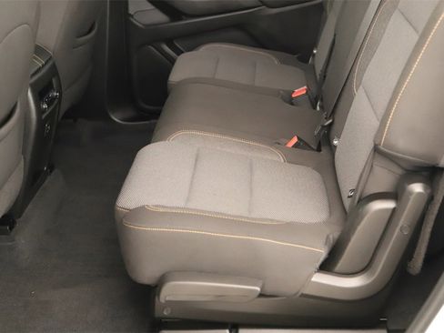 Used 2020 Chevrolet Traverse LT image 27