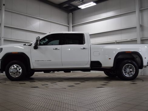 Used 2024 GMC Sierra 3500 Denali w/ Denali Reserve Package image 4