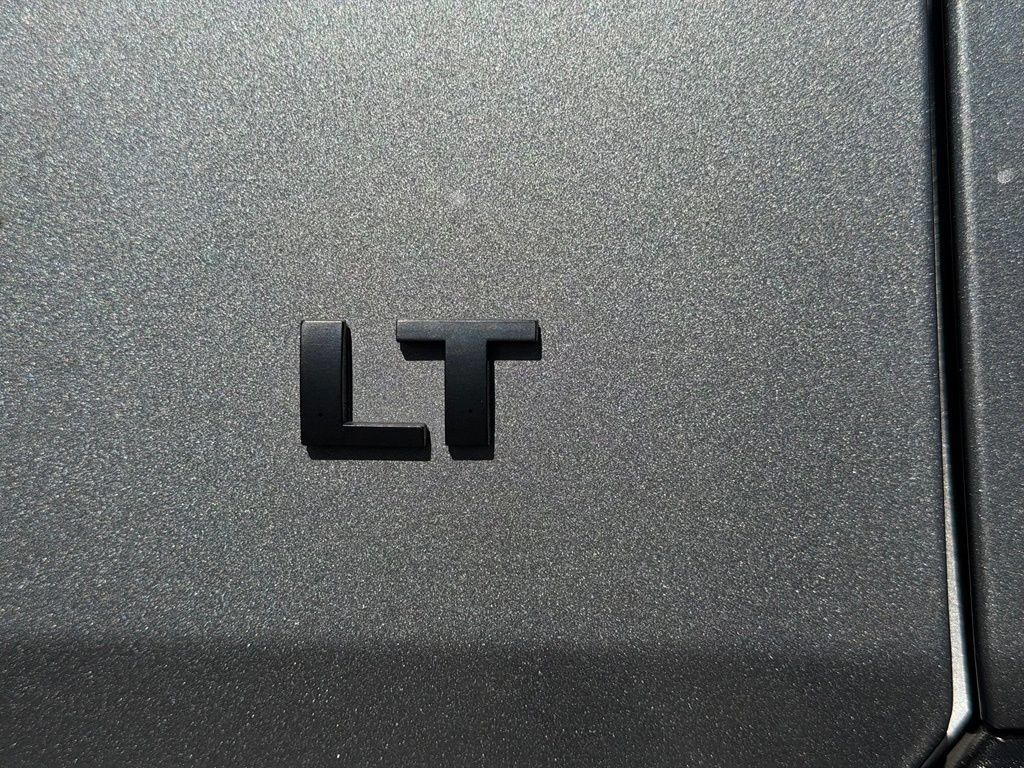 Used 2023 Chevrolet Traverse LT w/ LT Premium Package FWD image 8