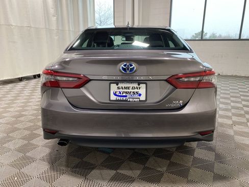 Used 2022 Toyota Camry XLE image 6