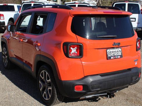 Used 2016 Jeep Renegade Latitude w/ Cold Weather Group FWD image 7
