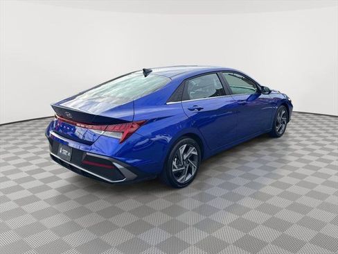 Certified 2025 Hyundai Elantra SEL image 6