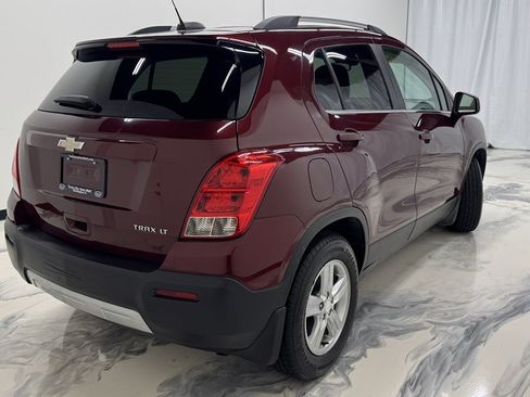 Used 2016 Chevrolet Trax LT w/ LT Sun and Sound Package FWD image 8