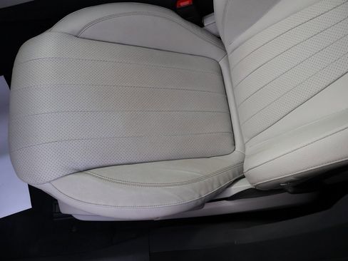 Used 2021 Mercedes-Benz E 350 Sedan w/ Premium Package image 32