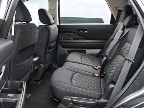 Used 2022 Nissan Pathfinder SV FWD image 34