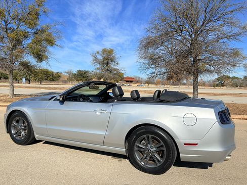 Used 2014 Ford Mustang Premium image 47