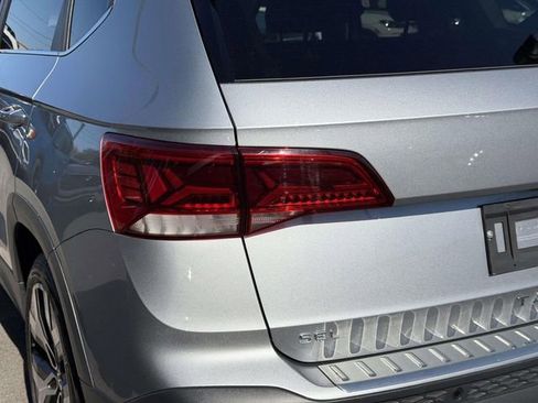 Certified 2022 Volkswagen Taos SEL AWD/4WD image 11