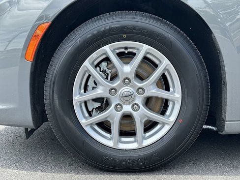 Certified 2022 Chrysler Pacifica Touring-L FWD image 17