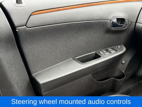 Used 2011 Chevrolet Malibu LT image 30