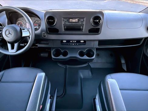 Used 2023 Mercedes-Benz Sprinter 2500 image 15