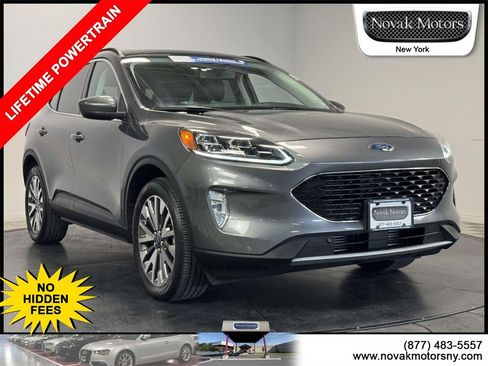 Used 2022 Ford Escape Titanium image 1