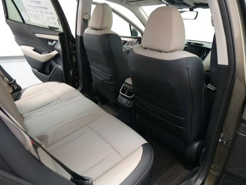 Used 2025 Subaru Outback Limited image 27