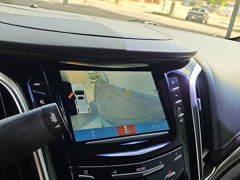 Used 2019 Cadillac Escalade Platinum RWD image 16