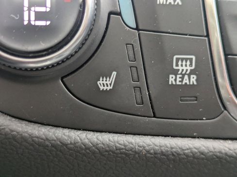 Used 2024 Chevrolet Equinox LT image 24