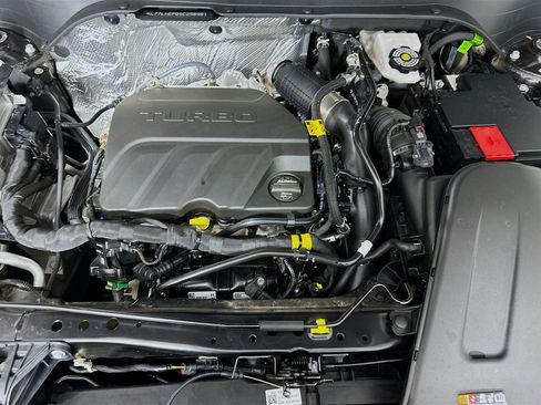 Used 2025 Chevrolet Trax LT w/ LT Convenience Package image 30